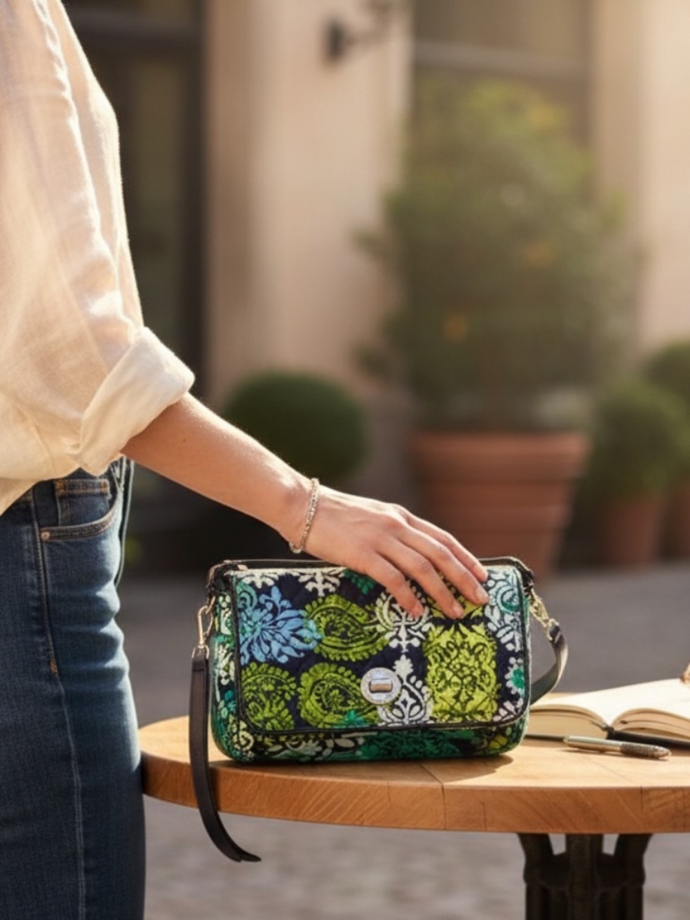 Vera Bradley Crossbody Organizer Purse 9" x 6"